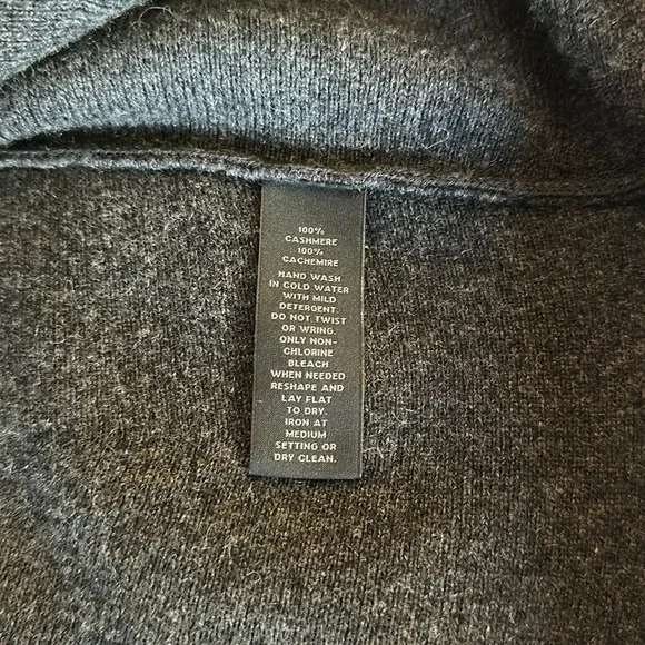 Saks Fifth Avenue Cashm Sweater Size M - Picture 6 of 6